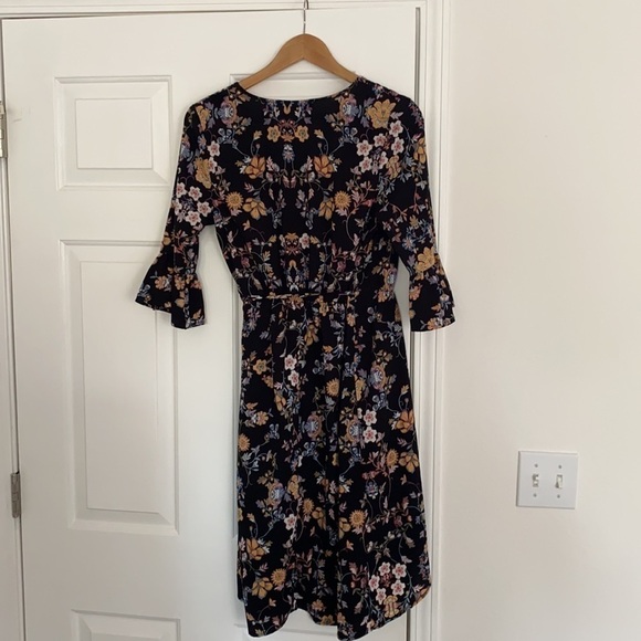 one clothing Dresses & Skirts - One clothing Floral and flirty dress.